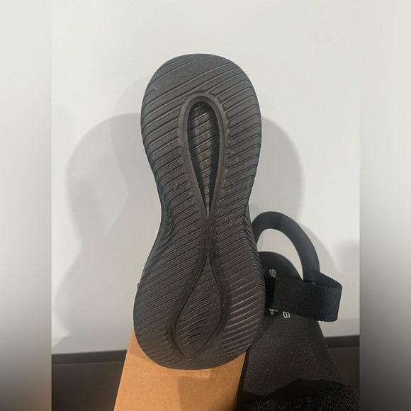 Skechers Slip Ins Ultra- Flex Washable Knit Sandals | black | size 9.5 - Picture 3 of 8
